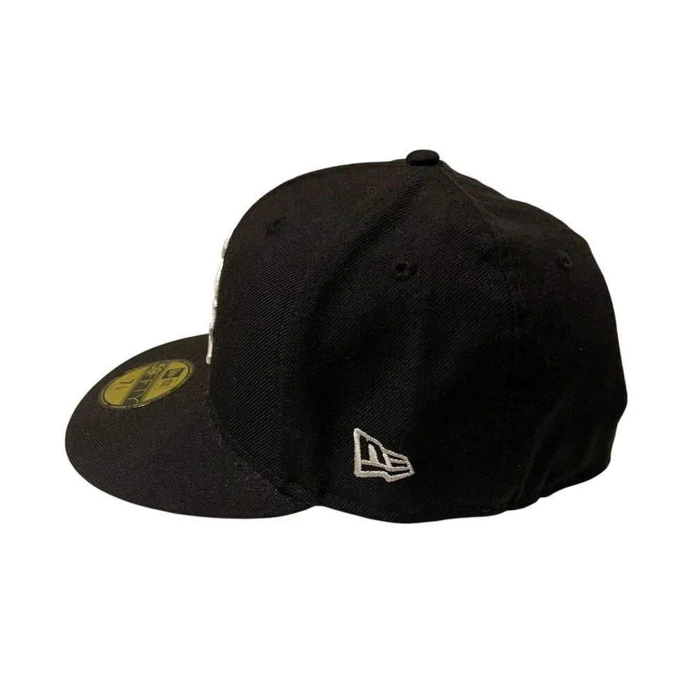New Era 59Fifty Chicago White Sox Black Fitted Cap Size 7 1/4 MLB - Picture 2 of 8